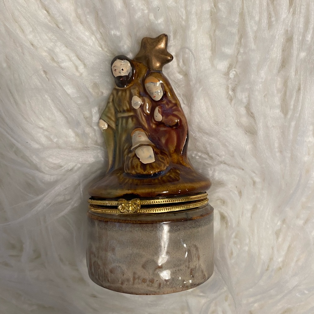 Nativity Scene Hinged Trinket Box